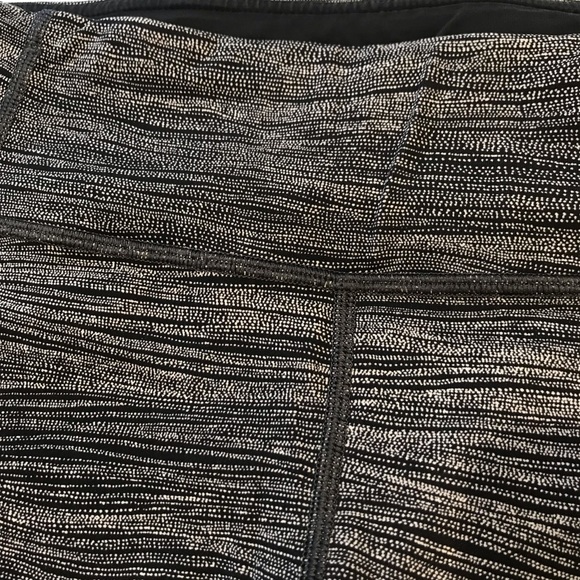 Lululemon Leggings | Gray | 5 Pockets | Size 6 | EUC - Picture 7 of 10